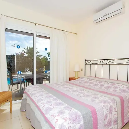 Puerto Del Carmen Sleeps 6 Air Con Wifi