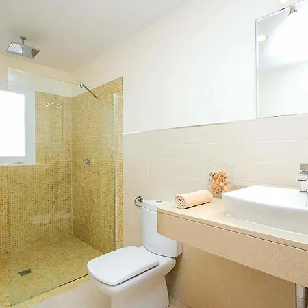 Puerto Del Carmen Sleeps 6 Air Con Wifi *